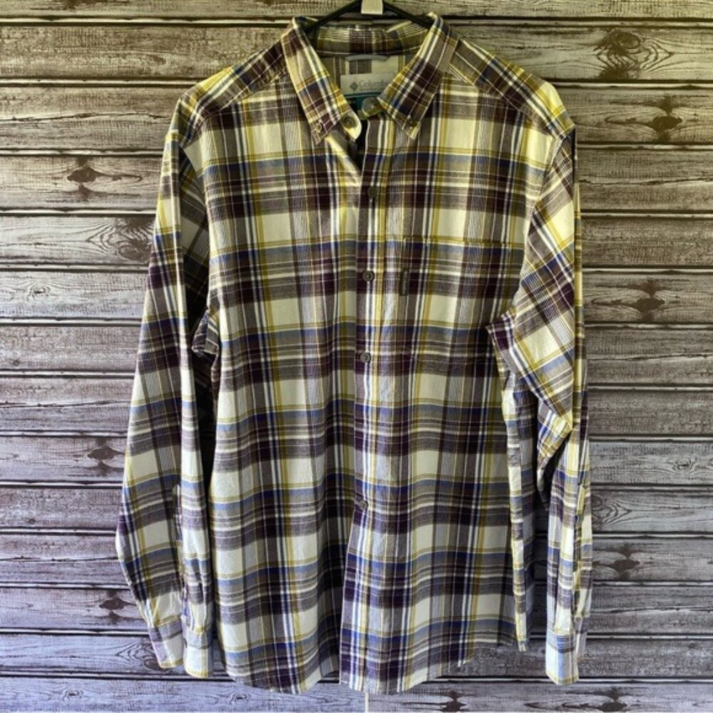 Columbia Men's Long-Sleeved Button-Down Shirt Size M‎